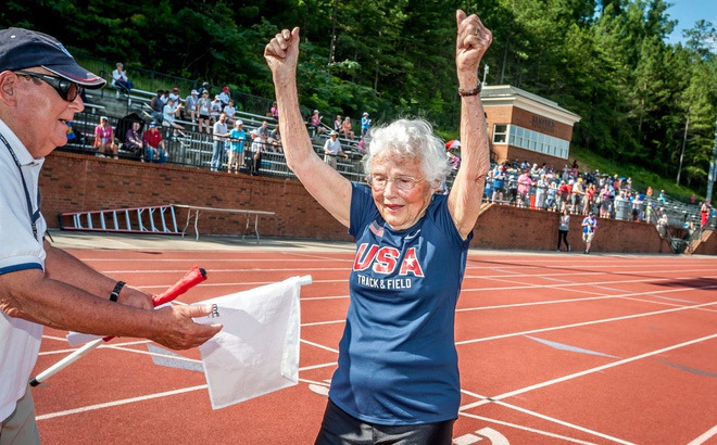 5 bài học cuộc sống từ cụ bà 101 tuổi phá kỷ lục thế giới: chạy 100m chỉ mất 40.12 giây