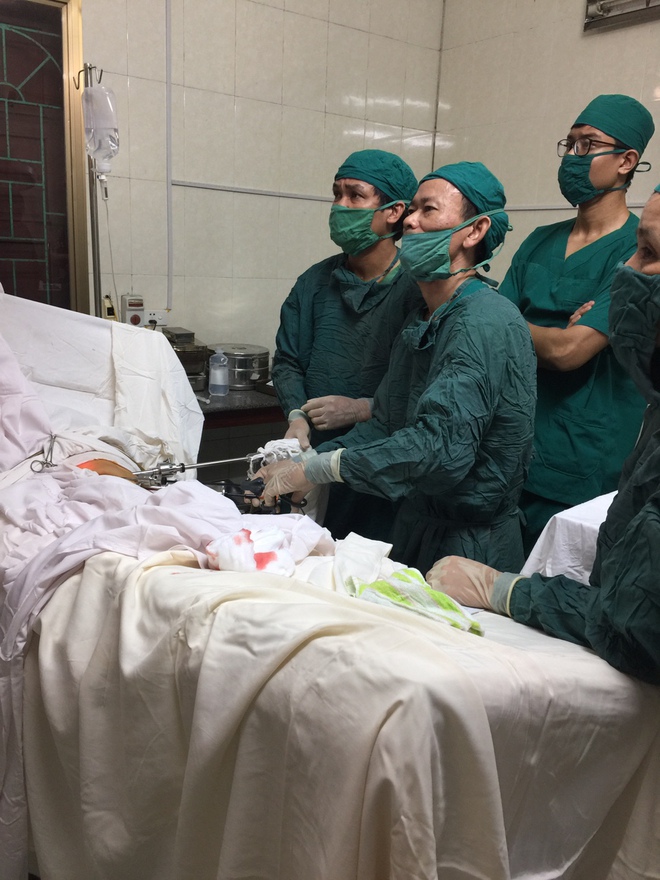 Phẫu thuật nội soi thành công cho bệnh nhi 35 tháng - Ảnh 2. Phẫu thuật nội soi thành công cho bệnh nhi 35 tháng - Ảnh 2.