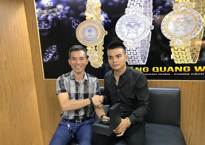 Bị tố bán hàng kém chất lượng, Đăng Quang Watch hỗ trợ đổi mới đồng hồ 56 triệu - Ảnh 4.