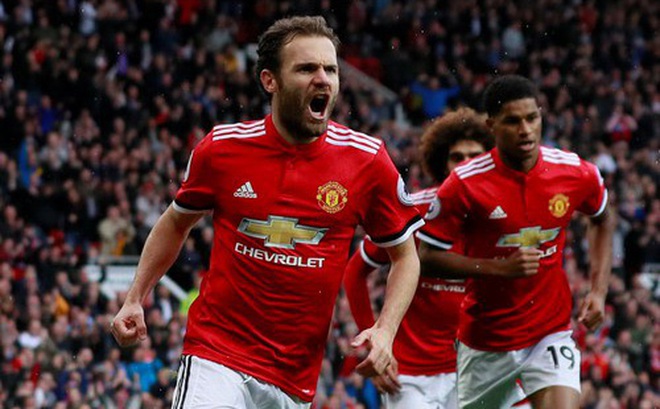 Man United lục đục, cầu thủ công khai "bật" Mourinho