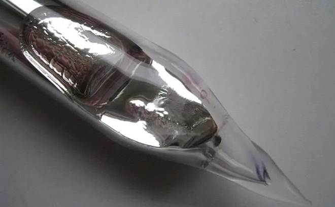 Các nhà vật lý Mỹ tạo ra vật chất đi ngược lại Định luật II Newton, tiến lại gần ta khi ta đẩy nó ra xa