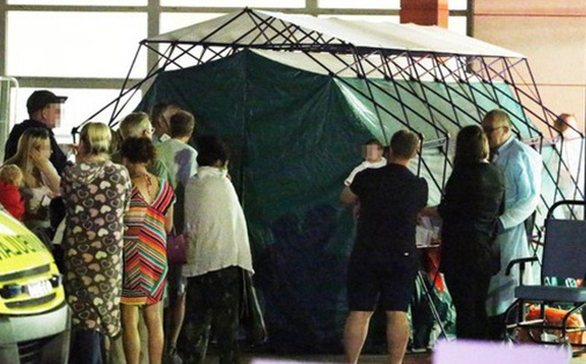 Anh: Hơn 100 người bỏng mắt vì đám mây lạ