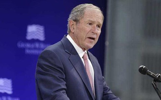 Cựu Tổng thống Bush bất ngờ "chê thậm tệ" chính quyền Donald Trump