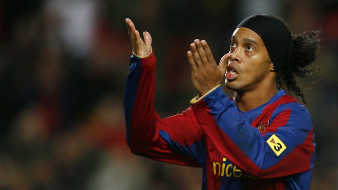 Ronaldinho phán điều đáng mừng về cầu thủ trẻ Việt Nam - Ảnh 1.