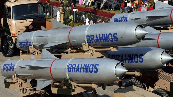 Tên lửa BrahMos kết hợp Su-30MKI: 10 lý do khiến bộ đôi trở nên “vô đối” - Ảnh 1.
