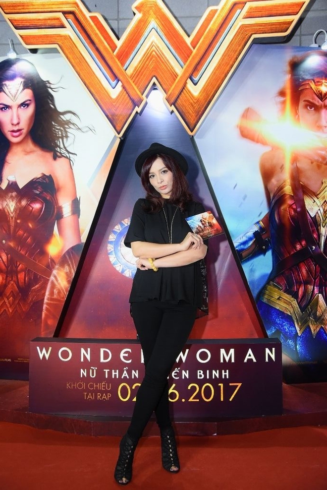 Á hậu Huyền My và dàn sao Việt háo hức đi gặp Wonder Woman