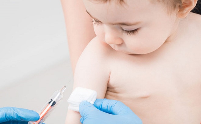 Sốt sau tiêm vaccine ở trẻ em: Kèm dấu hiệu nào thì nguy hiểm? Sốt sau tiêm vaccine ở trẻ em: Kèm dấu hiệu nào thì nguy hiểm?