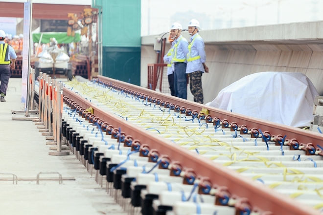 Tuyến Metro trị giá 2,49 tỷ USD Bến Thành - Suối Tiên chính thức lắp đường ray - Ảnh 6.