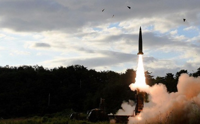 Tên lửa Triều Tiên "dư sức bắn tan phòng Bầu Dục"