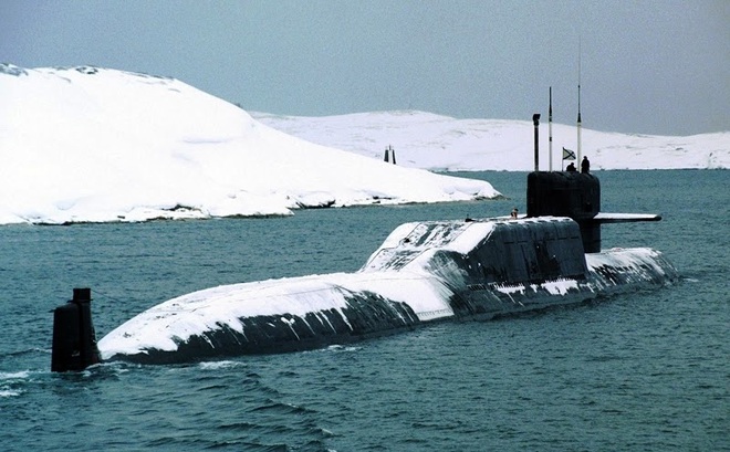 Tàu ngầm hạt nhân K-279 đâm vào núi băng: Ngày 13 đen đủi -Thêm thảm họa Titanic?