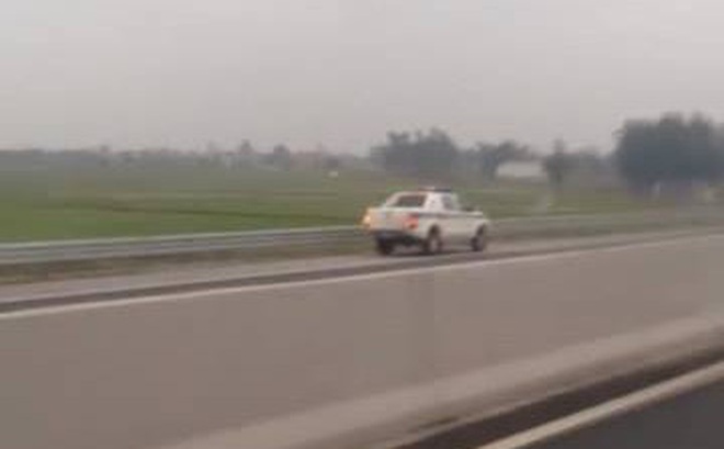 CSGT giải thích việc hú còi chạy ngược chiều trên cao tốc Hà Nội - Hải Phòng