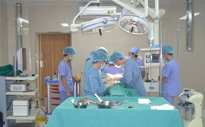 Cứu sống sản phụ vỡ thai ngoài tử cung nguy kịch Cứu sống sản phụ vỡ thai ngoài tử cung nguy kịch
