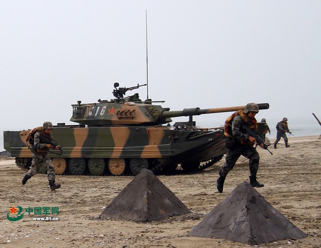 NÓNG: Trung Quốc tặng hàng trăm xe tăng và thiết giáp cho Campuchia - Ảnh 1.