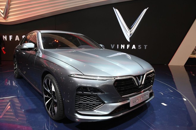 Tường thuật trực tiếp: VinFast giới thiệu 2 mẫu ô tô tại Paris Motor Show 2018 - Ảnh 1.