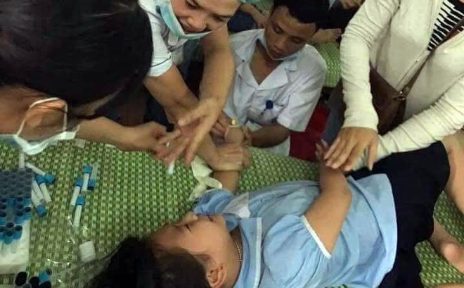 Ninh Bình: Hơn 250 học sinh tiểu học nhập viện nghi ngộ độc Ninh Bình: Hơn 250 học sinh tiểu học nhập viện nghi ngộ độc