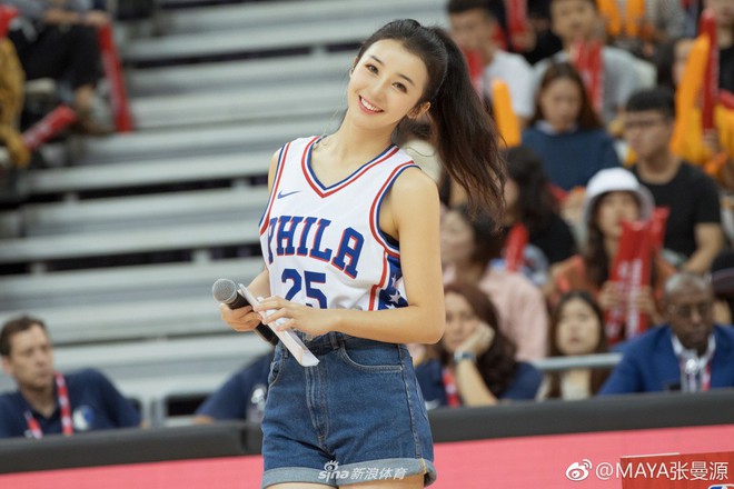 Nữ MC Trung Quốc khoe nụ cười tỏa nắng, đẹp đến say lòng người - Ảnh 4.