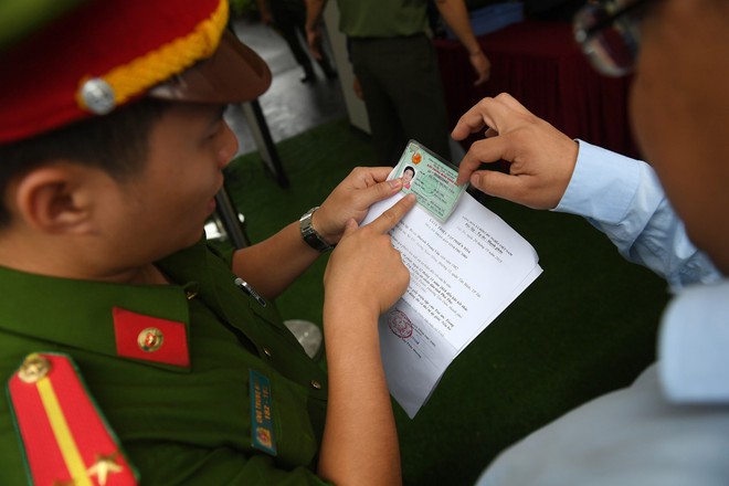 Cựu tướng Phan Văn Vĩnh, Nguyễn Thanh Hóa khỏe mạnh khi tới tòa, đi lại nhanh nhẹn - Ảnh 4.