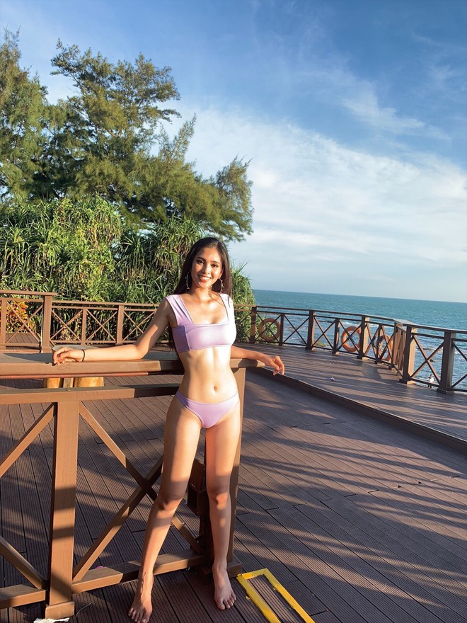 Tiểu Vy mặc bikini, khoe thân hình nóng bỏng tại Hoa hậu Thế giới 2018 - Ảnh 2.