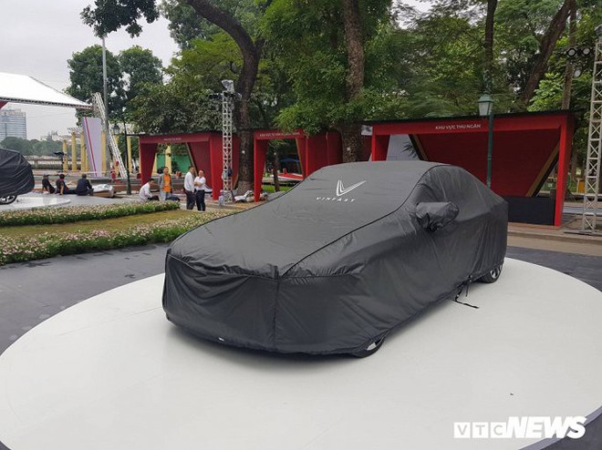 Hình ảnh mới nhất của ô tô VinFast tại Hà Nội chuẩn bị ra mắt ngày mai  - Ảnh 1.
