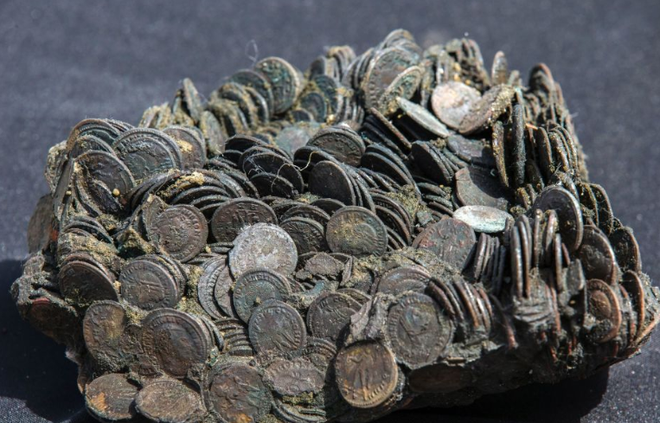 Phát hiện kho báu thời La Mã trong xác tàu 1.600 năm tuổi ngoài biển Địa Trung Hải - Ảnh 4.