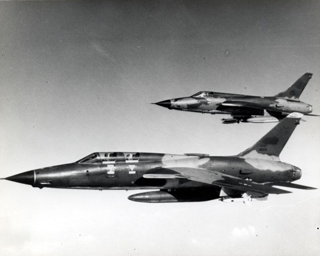 F-35 sẽ tan xác trong không chiến, nếu Mỹ không rút ra bài học từ thảm bại của F-105 ở Việt Nam - Ảnh 2.