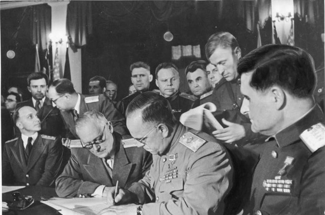 Nguyên soái Zhukov - Danh tướng khiến cả TG ngưỡng mộ bất ngờ rơi vào bẫy và bị làm nhục - Ảnh 3.
