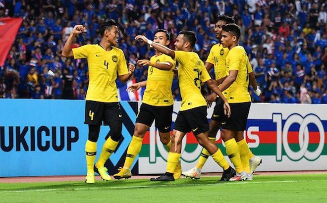 Sút hỏng penalty ở phút bù giờ, Thái Lan bị đá bay khỏi AFF Cup trong tột cùng cay đắng