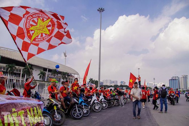 CÄV Äá»t phÃ¡o sÃ¡ng, diá»u hÃ nh trÆ°á»c tráº­n Viá»t Nam - Philippines - áº¢nh 14.