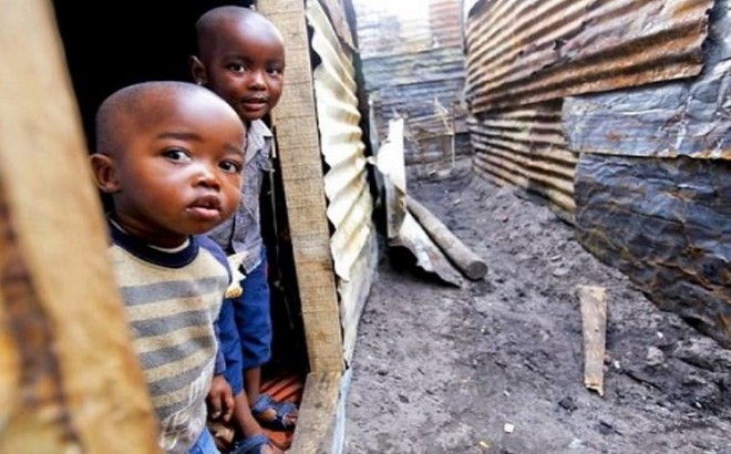 Bi kịch châu Phi: Giàu của cải nhưng đang bị thế giới "đánh cắp"