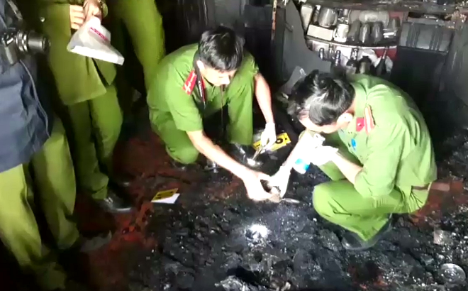 Vụ 5 người chết cháy ở Đà Lạt: Hàng xóm dùng xăng phóng hỏa trả thù Vụ 5 người chết cháy ở Đà Lạt: Hàng xóm dùng xăng phóng hỏa trả thù