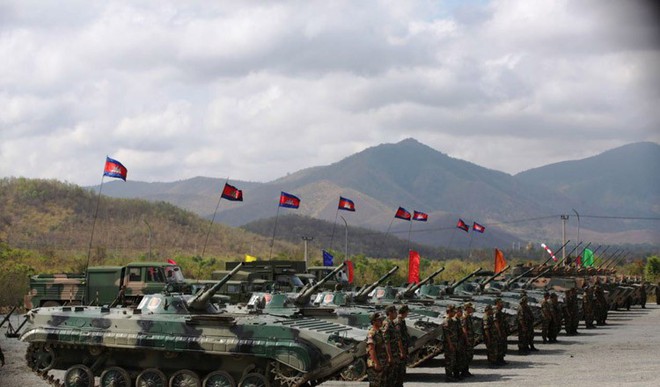 Quân đội Campuchia mượn tập trận chung với Trung Quốc để khoe trang bị tối tân - Ảnh 4.