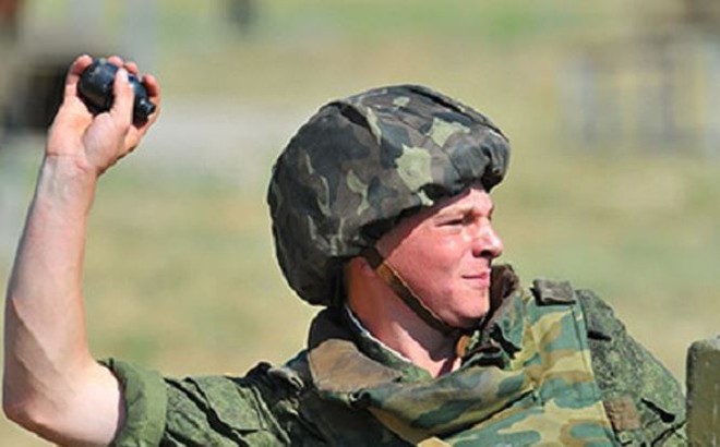 Đỡ lựu đạn cho đồng đội, sĩ quan quân đội Nga hi sinh
