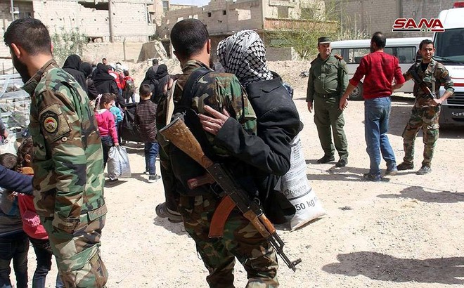 Phe thánh chiến đầu hàng lũ lượt di tản về Idlib, quân đội Syria tiến vào tiếp quản Đông Ghouta