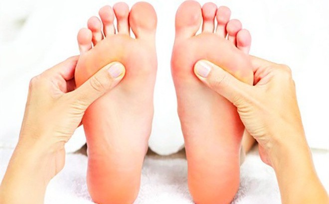 3 đặc điểm trên bàn chân "mật báo" những căn bệnh tiềm ẩn, đừng để bệnh nặng bạn mới biết