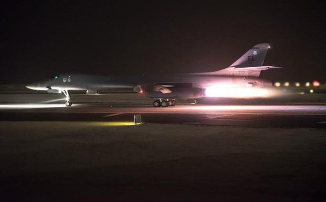 Tiếp sức Tomahawk tấn công Syria, lần đầu tiên siêu tên lửa 'sát thủ' mới của Mỹ gầm thét 1