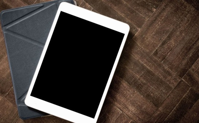 Nghị sĩ Nga giẫm nát iPad để "trả thù" trừng phạt của Mỹ Nghị sĩ Nga giẫm nát iPad để "trả thù" trừng phạt của Mỹ