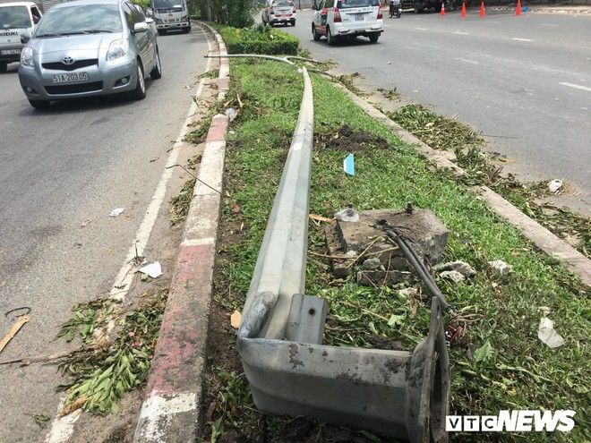 Nhân chứng kể lại khoảnh khắc người và xe máy bị xe điên hất tung, nằm la liệt trên phố Sài Gòn - Ảnh 1.