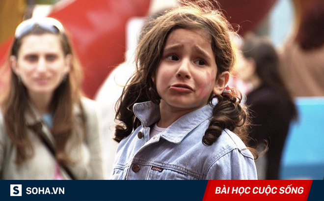 Điện thoại báo con gái ăn trộm, người mẹ vội chạy đi, vài năm sau, điều bất ngờ đã xảy ra Điện thoại báo con gái ăn trộm, người mẹ vội chạy đi, vài năm sau, điều bất ngờ đã xảy ra