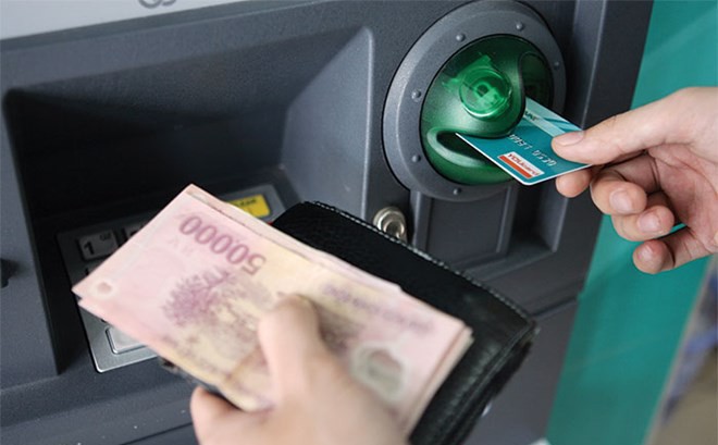 Cục Cạnh tranh và Bảo vệ người tiêu dùng yêu cầu ngân hàng báo cáo việc tăng phí ATM