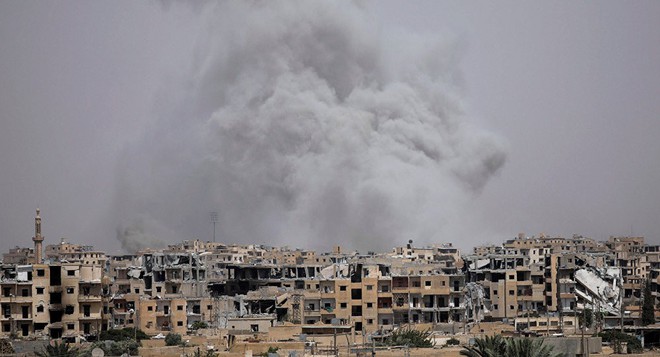 NÓNG: Nổ lớn rung chuyển sát căn cứ có gần 300 binh sĩ Mỹ-Pháp ở phía Bắc Syria - Ảnh 2.