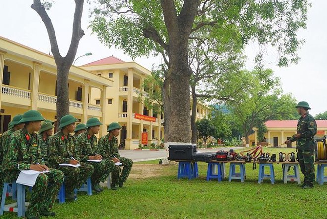 Mục kích lính công binh huấn luyện chống khủng bố - Ảnh 14.
