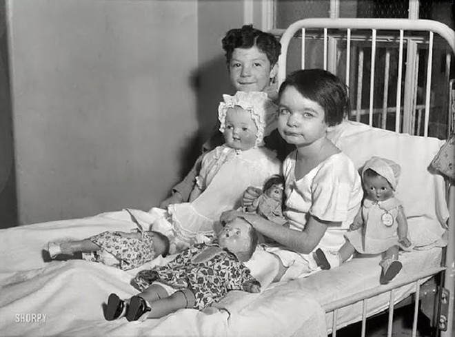 Chùm ảnh đen trắng ấn tượng về tuổi thơ của những đứa trẻ thế kỷ 20 - Ảnh 8.