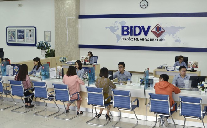 Vì sao ngân hàng đột ngột tăng lãi suất lên mức cao nhất trong nhiều năm gần đây? Vì sao ngân hàng đột ngột tăng lãi suất lên mức cao nhất trong nhiều năm gần đây?