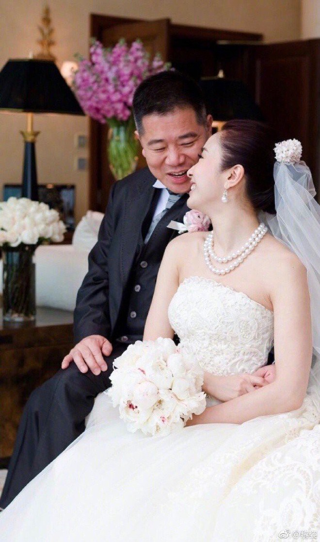 Triệu Mẫn đẹp nhất màn ảnh: Lấy đại gia tật nguyền hơn 15 tuổi, sống giàu sang viên mãn - Ảnh 5. Triệu Mẫn đẹp nhất màn ảnh: Lấy đại gia tật nguyền hơn 15 tuổi, sống giàu sang viên mãn - Ảnh 5.