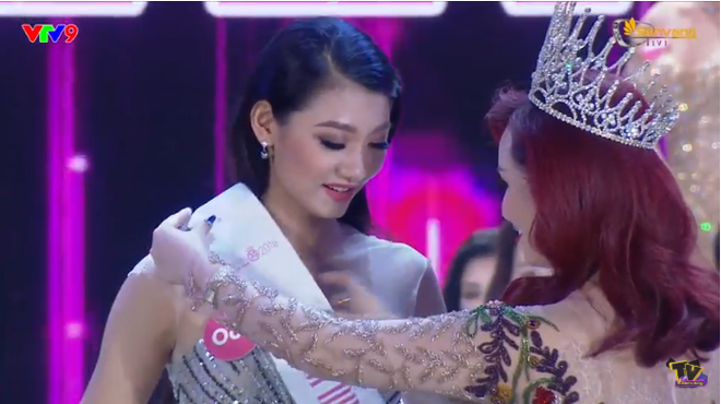 Trần Tiểu Vy đánh bại 43 thí sinh, đăng quang Hoa hậu Việt Nam 2018 - Ảnh 12.