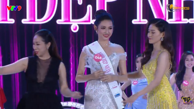 Trần Tiểu Vy đánh bại 43 thí sinh, đăng quang Hoa hậu Việt Nam 2018 - Ảnh 18.