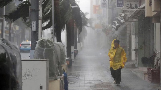 Hình ảnh Nhật Bản oằn mình chống chọi với cơn bão thứ 2 trong vòng 1 tháng         - Ảnh 1.