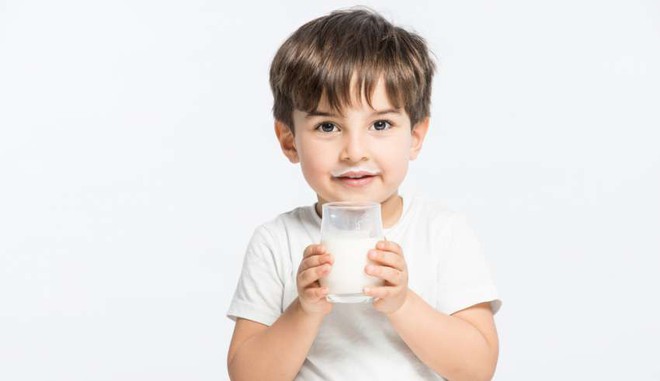 Uống sữa lúc nào là tốt nhất: 4 điều bạn nên biết để việc uống sữa có được lợi ích lớn hơn - Ảnh 3.