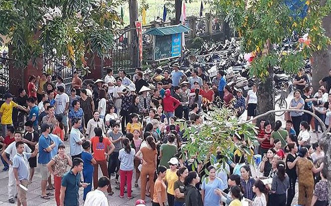 Diễn biến bất ngờ vụ phụ huynh bị công an mời vì tố trường lạm thu trên facebook ở Hà Nội