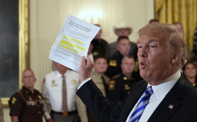 ‘Nhóm kháng chiến’ chống ông Trump ngay trong Nhà Trắng? ‘Nhóm kháng chiến’ chống ông Trump ngay trong Nhà Trắng?